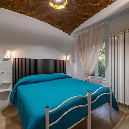 Guesthost - Scala Santa * Rom