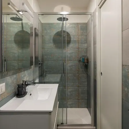 Guesthost - Scala Santa * Rom