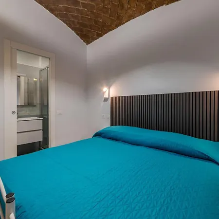 Guesthost - Scala Santa *