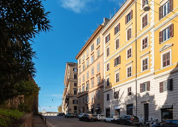 Guesthost - Scala Santa